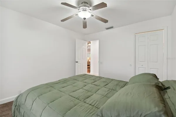 $2,400 | 4327 Murfield Drive East, Bradenton, FL 34203