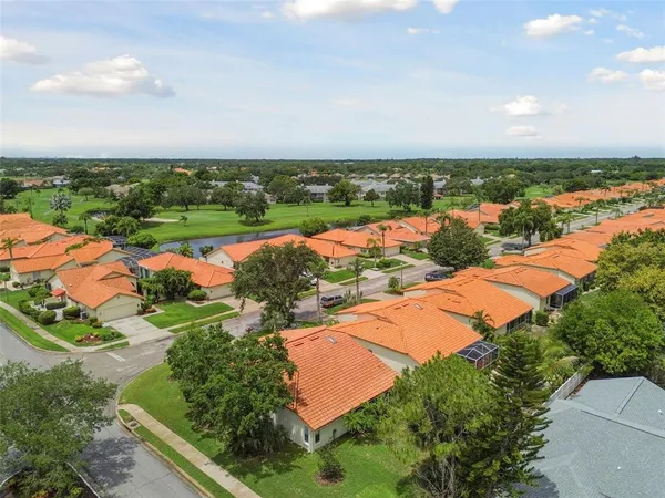 $2,400 | 4327 Murfield Drive East, Bradenton, FL 34203