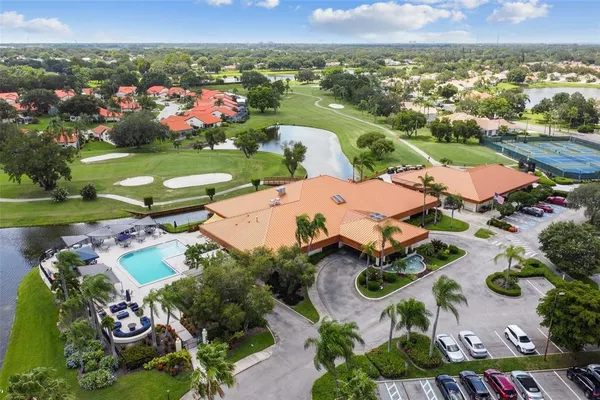 $2,400 | 4327 Murfield Drive East, Bradenton, FL 34203