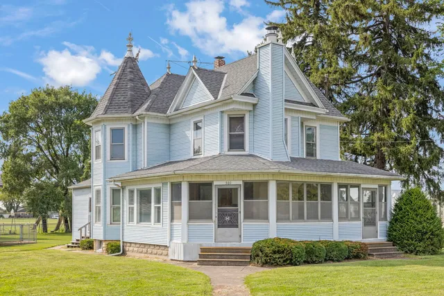 $209,900 | 301 North Main Street, Herscher, IL 60941