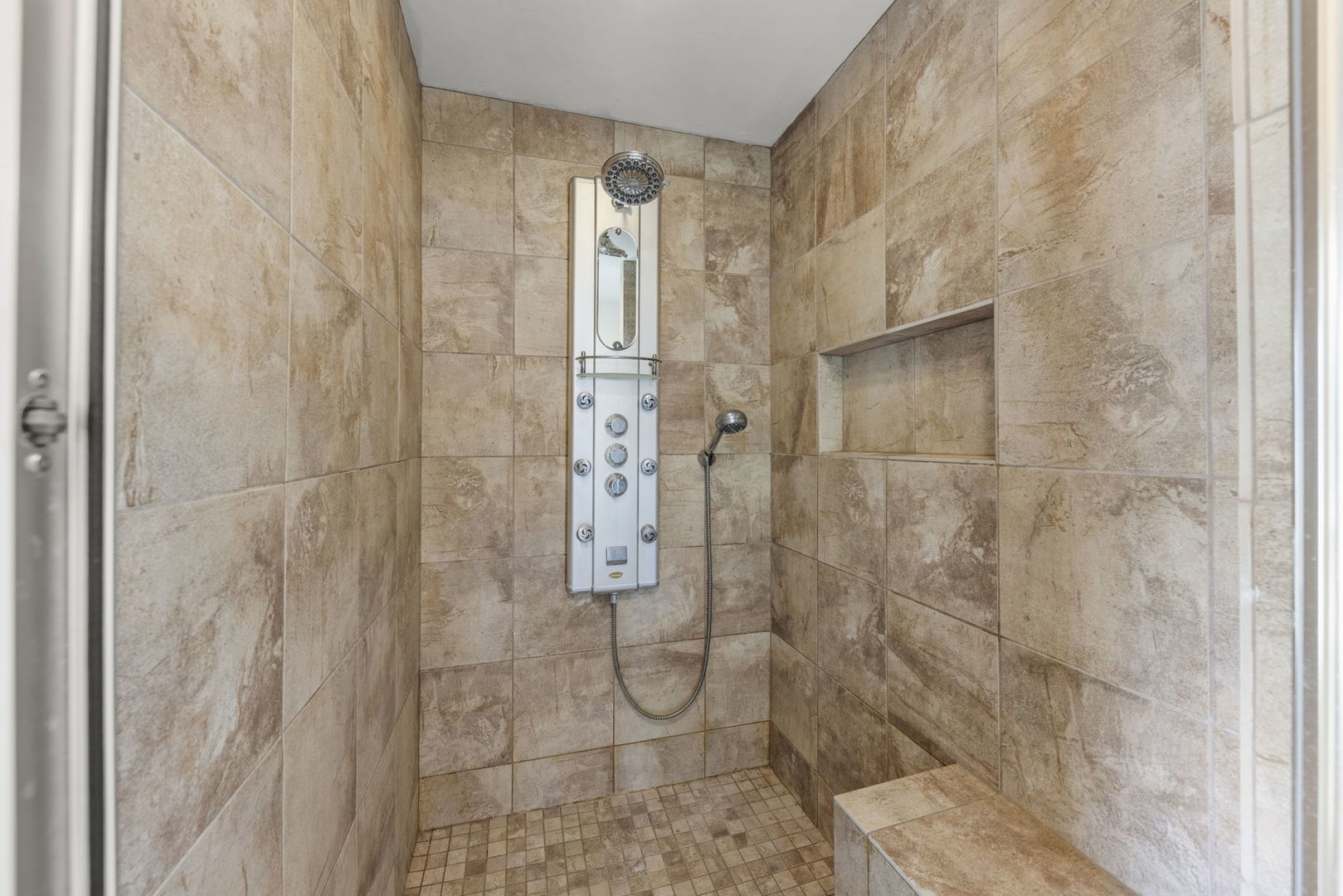 301 North Main Street Herscher, IL 60941 - Photo 18 of 34 a bathroom with a shower