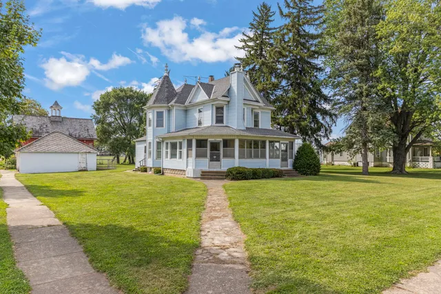 $209,900 | 301 North Main Street, Herscher, IL 60941