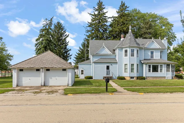 $209,900 | 301 North Main Street, Herscher, IL 60941