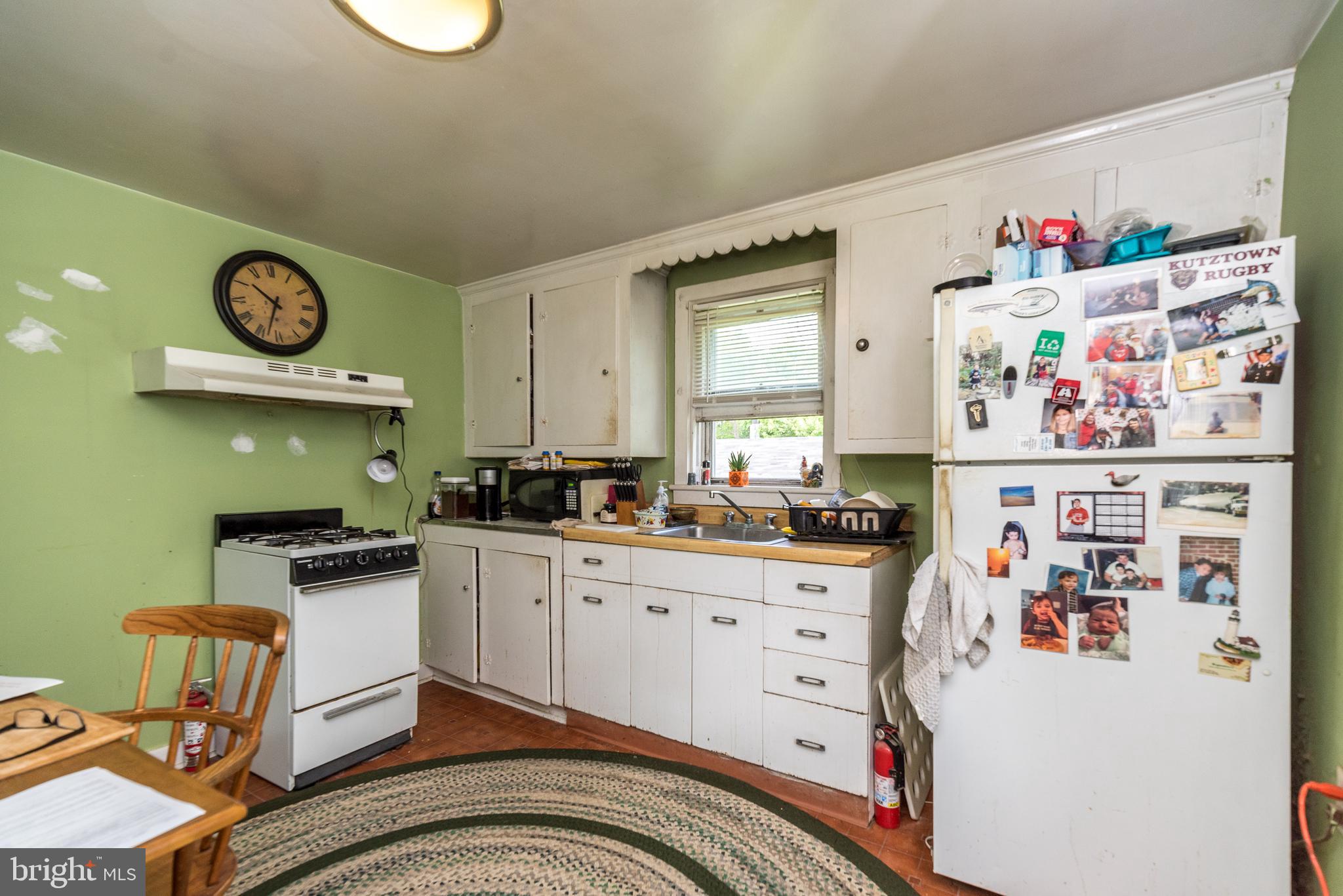 33 Spruce Street Hellertown, PA 18055 - Photo 5 of 9