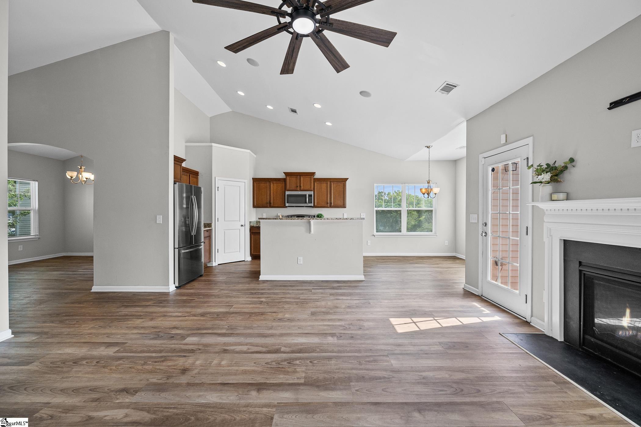 240 Rivers Edge Circle Simpsonville, SC 29680 - Photo 3 of 39