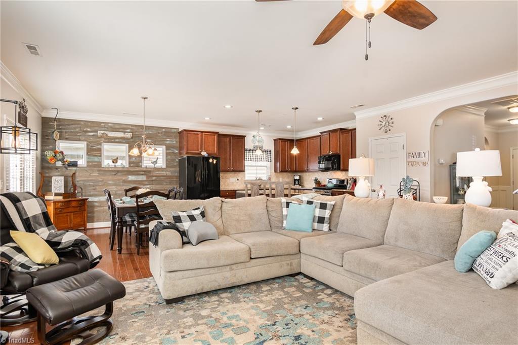 5441 Holbein Gate Road Walkertown, NC 27051 - Photo 4 of 32 Gallery Image 4