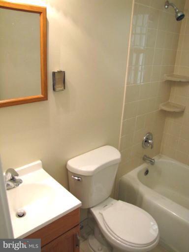 1507 Shenandoah Road Alexandria, VA 22308 - Photo 3 of 10 Bath