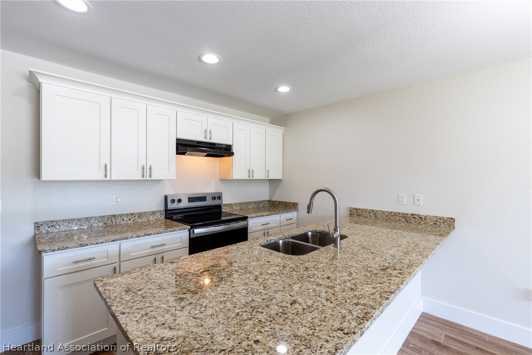 6301 Candler Terrace Sebring, FL 33876 - Photo 4 of 43