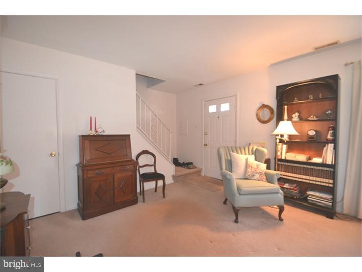 15 Loggers Mill Road Horsham, PA 19044 - Photo 8 of 17 Living Room
