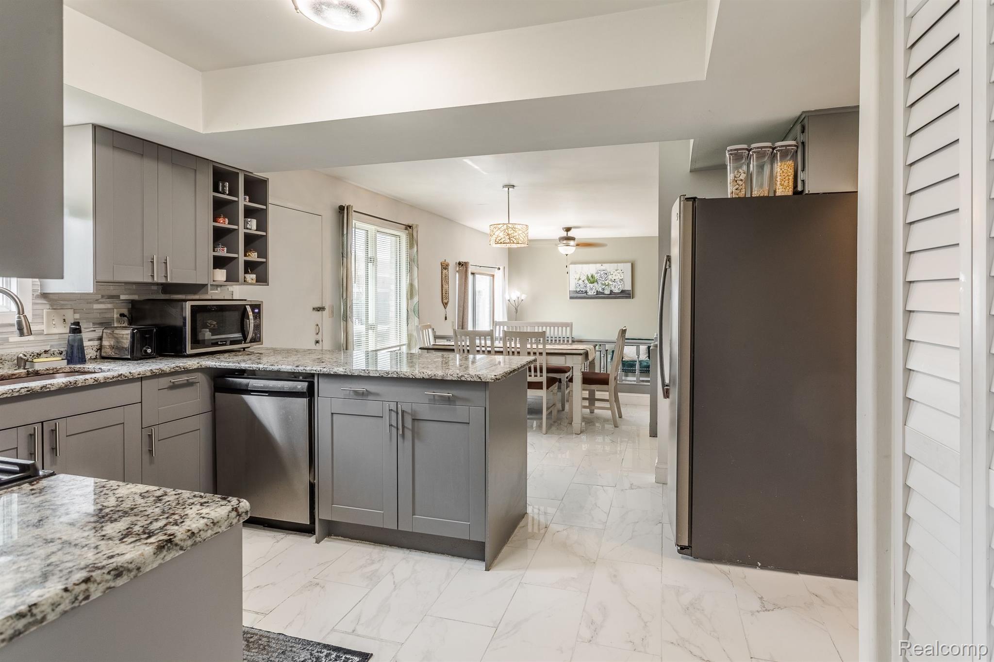 11302 Common Road Warren, MI 48093 - Photo 12 of 41 Gallery Image 12