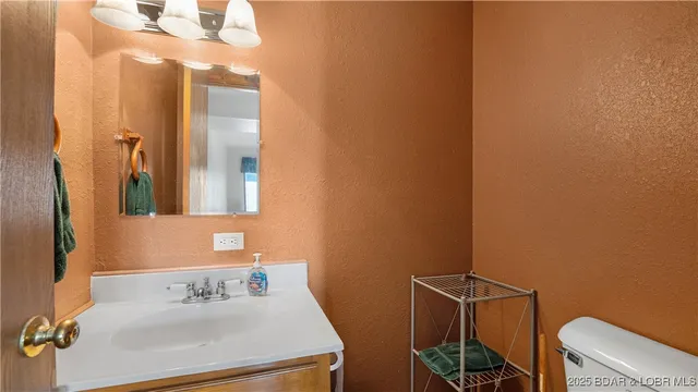 $349,000 | 64 Possum Hollow Court, Camdenton, MO 65020