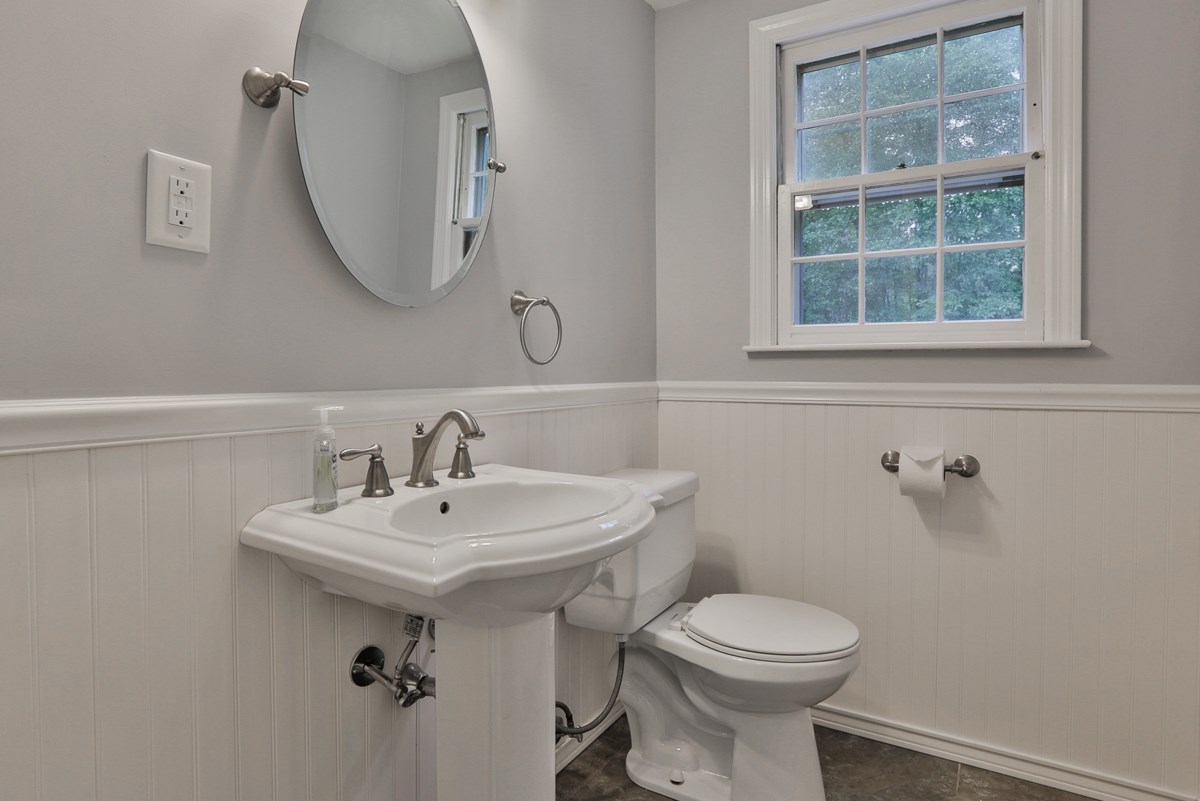 15 Cross Road Amherst, NH 03031 - Photo 21 of 39 Gallery Image 21