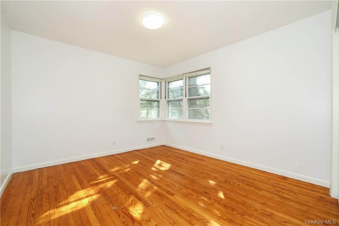 65 Lincoln Road Scarsdale, NY 10583 - Photo 12 of 29 Bedroom