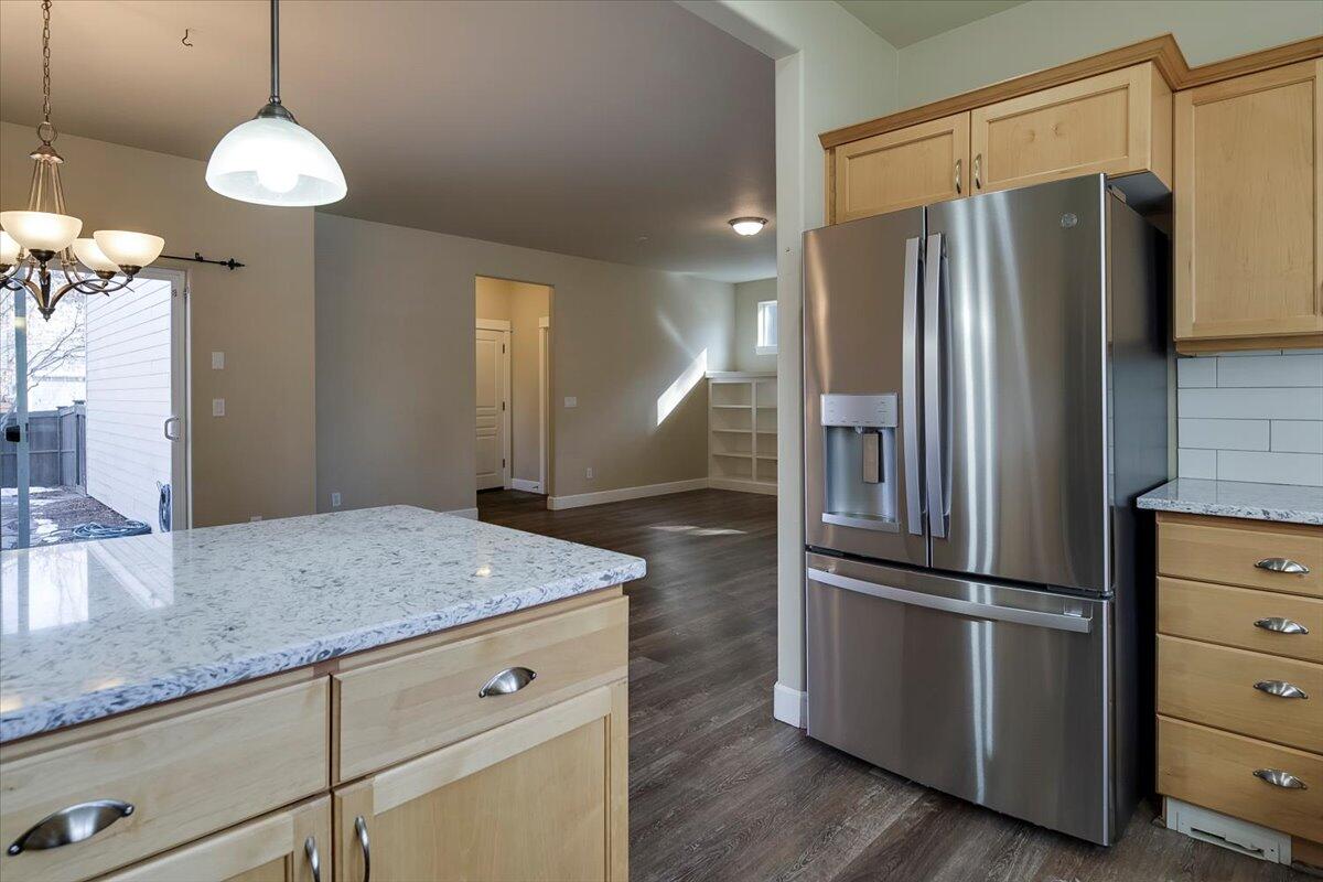 20370 Murphy Road Bend, OR 97702 - Photo 9 of 33 New fridge in