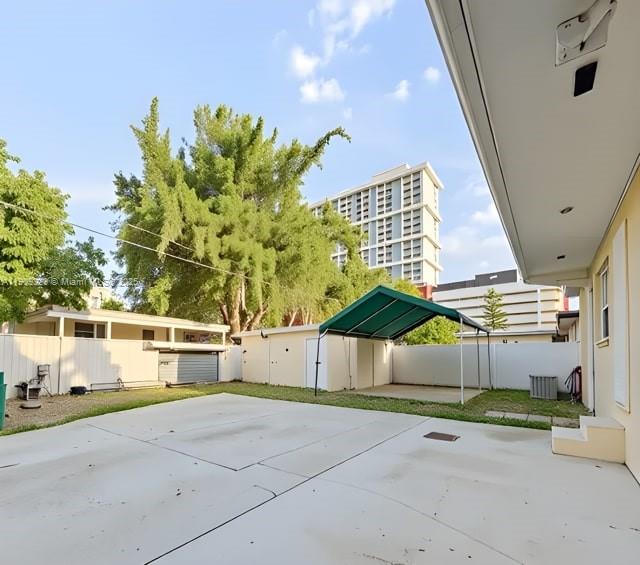 2701 Southwest 29th Avenue Miami, FL 33133 - Photo 15 of 17 a view of a indoor basketball court