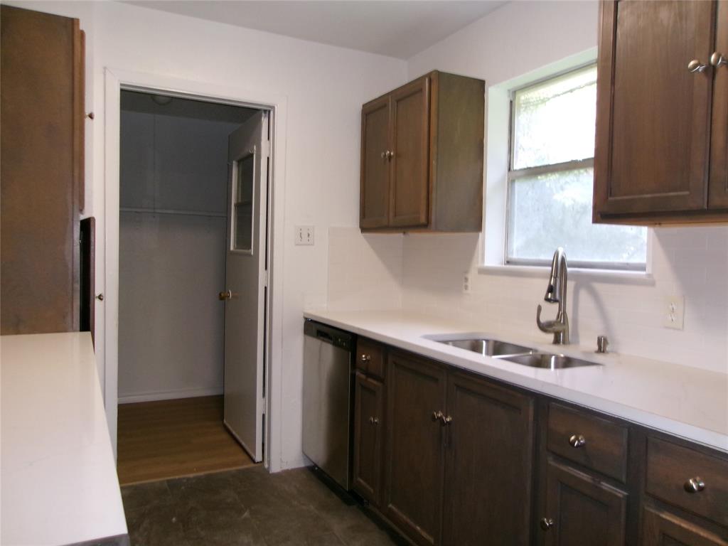 1519 Rambler Road Arlington, TX 76014 - Photo 8 of 20