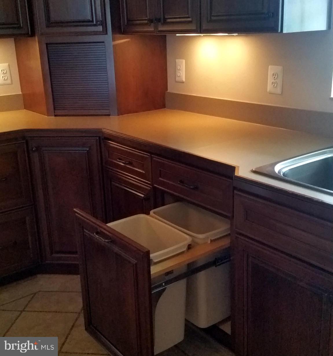 26377 Independence Road Rhoadesville, VA 22542 - Photo 11 of 30 CUSTOM CABINETS
