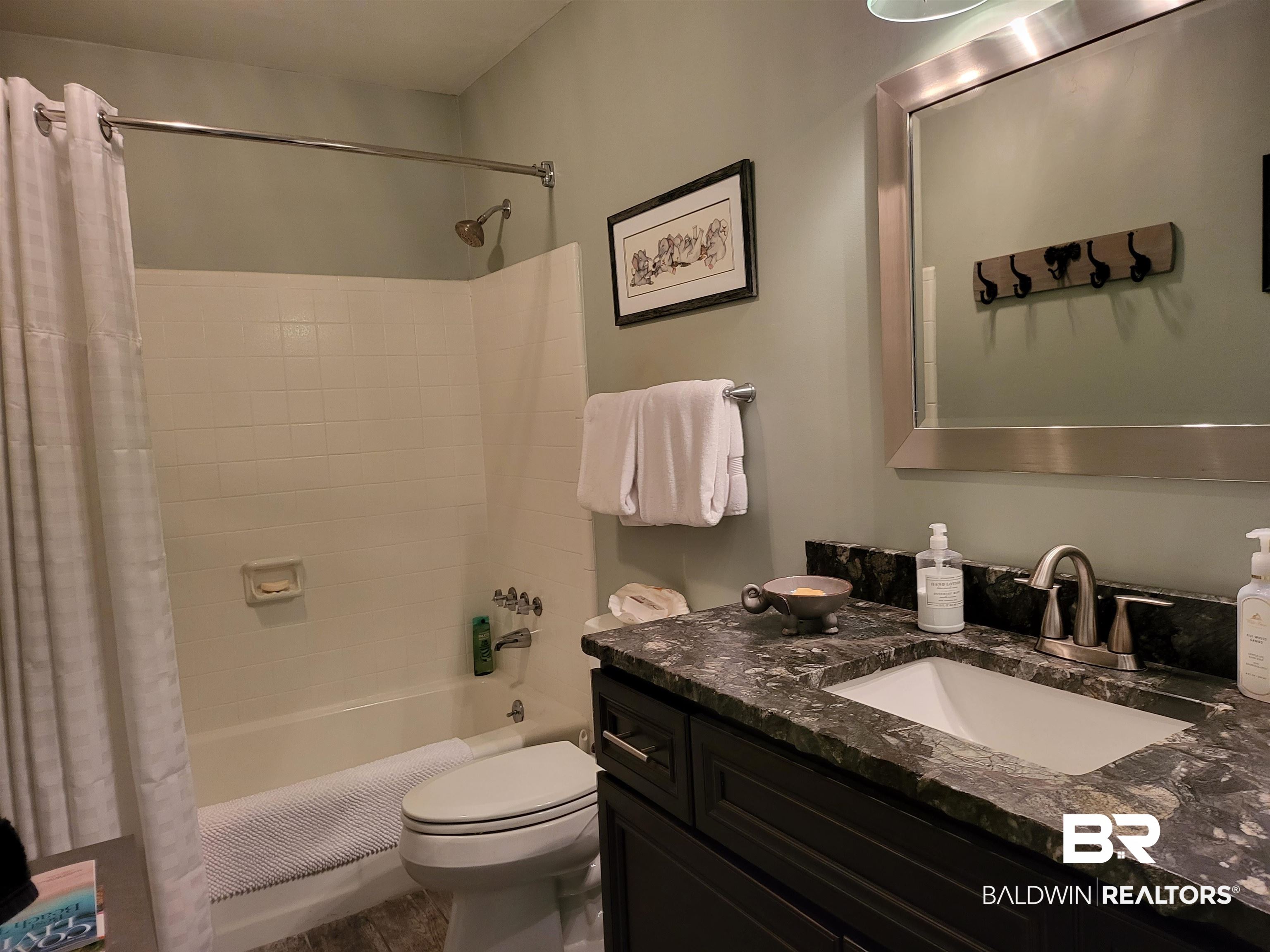 9234 Bayview Drive Lillian, AL 36549 - Photo 24 of 40 Guest Bath