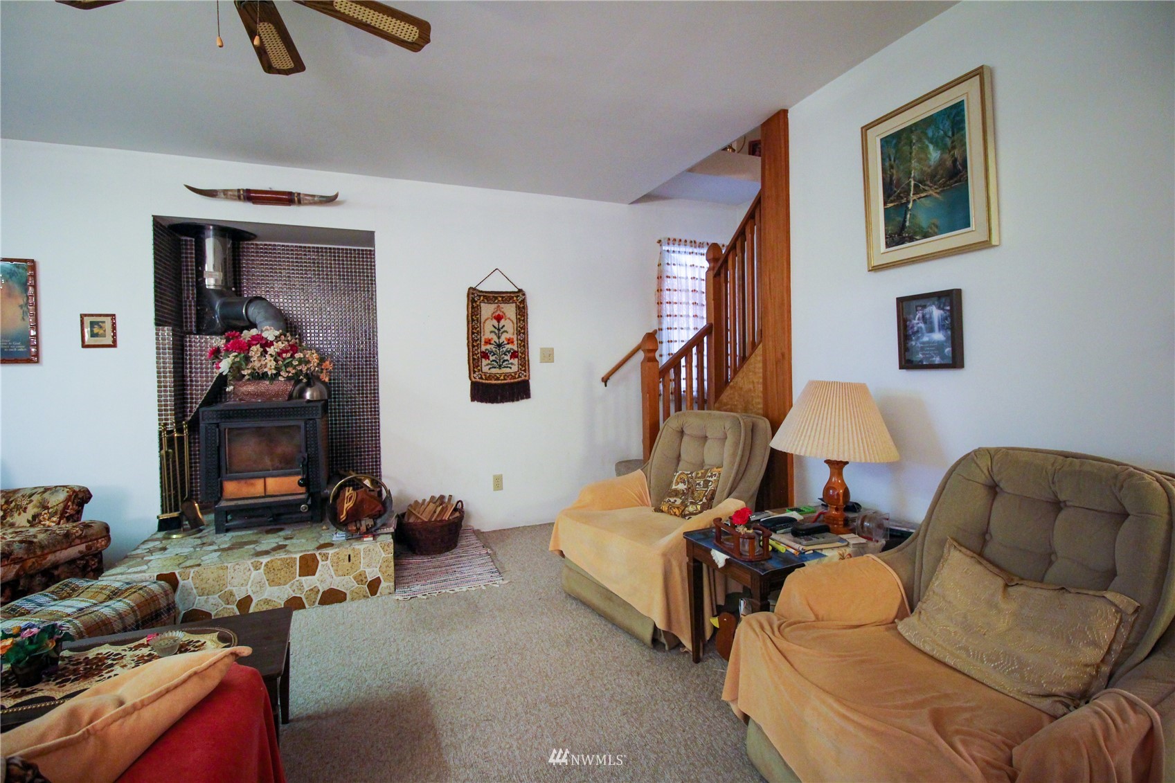 8014 Valley View Road Custer, WA 98240 - Photo 10 of 28 a bedroom with furniture and a window