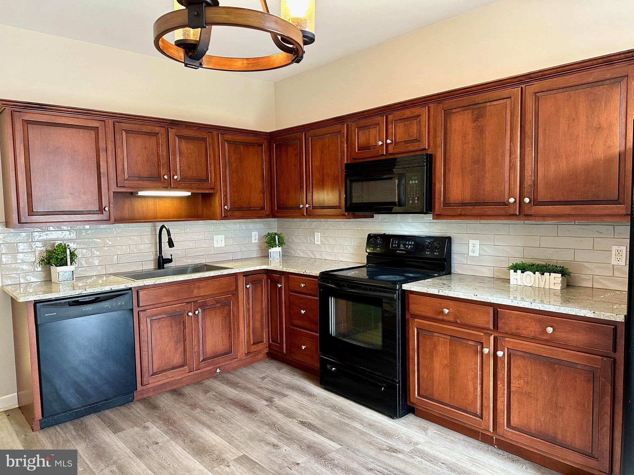 207 Springmont Drive Reading, PA 19610 - Photo 5 of 14