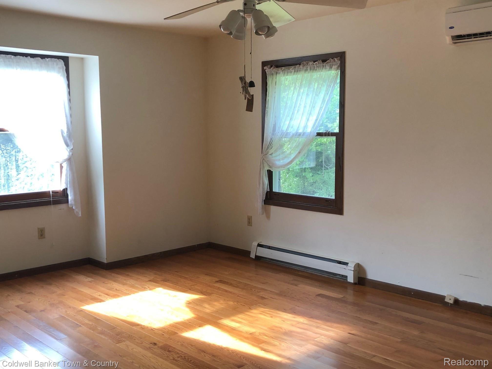 1925 Chilson Road Howell, MI 48843 - Photo 20 of 40 chilsonmasterbedroon2.jpg