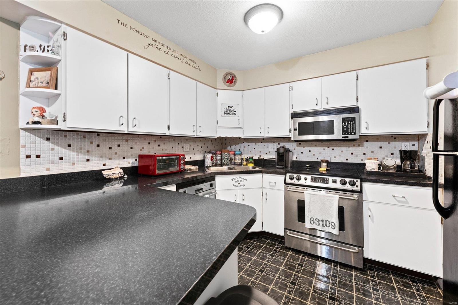 1660 Blue Ridge Drive, Unit B St. Louis, MO 63125 - Photo 9 of 22