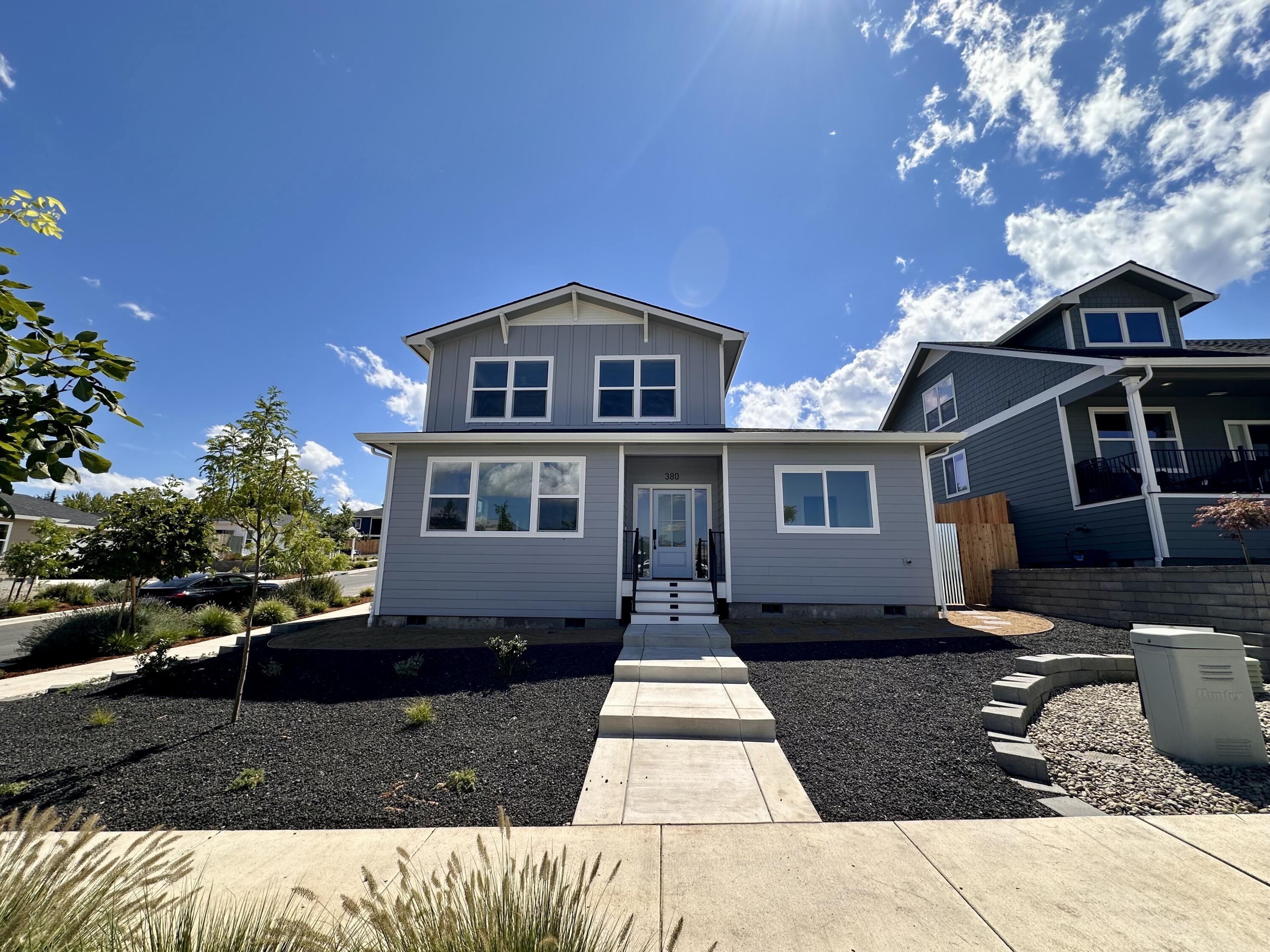 380 Randy Street Ashland, OR 97520 - Photo 41 of 43 Front