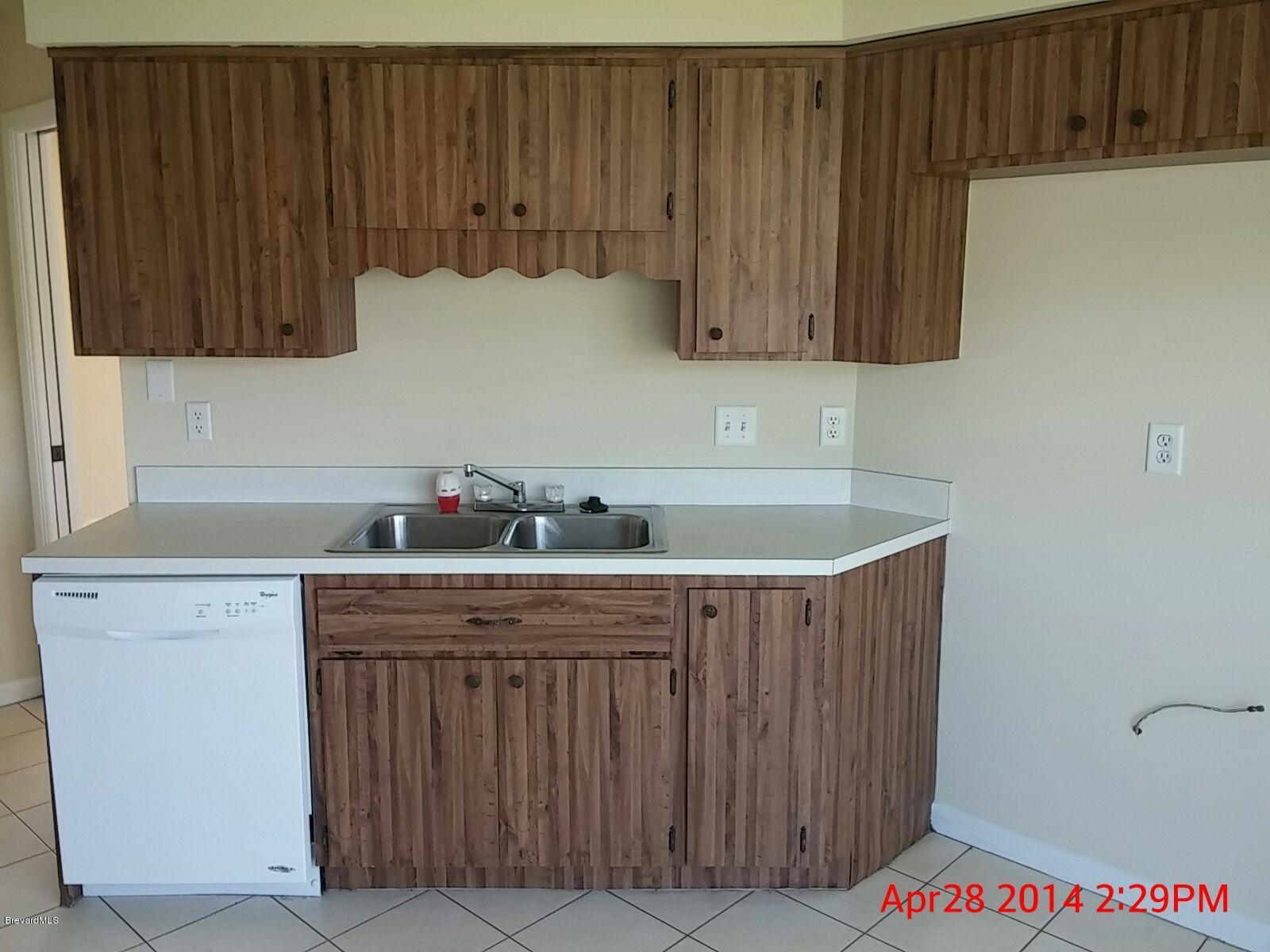 1920 Talloak Road Melbourne, FL 32935 - Photo 8 of 15 Kitchen Dishwasher