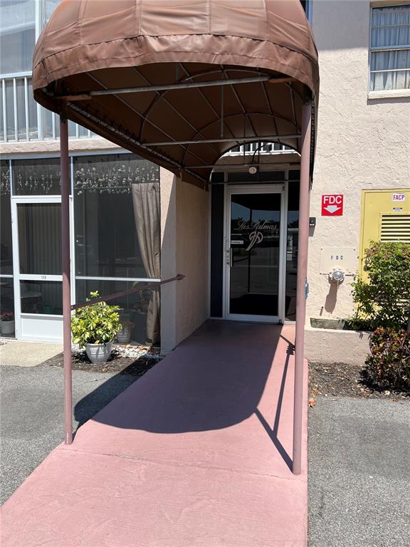 519 Albee Farm Road, Unit 303 Venice, FL 34285 - Photo 4 of 58 a view of an outdoor space