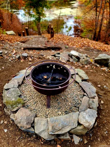 a picture of water fountain