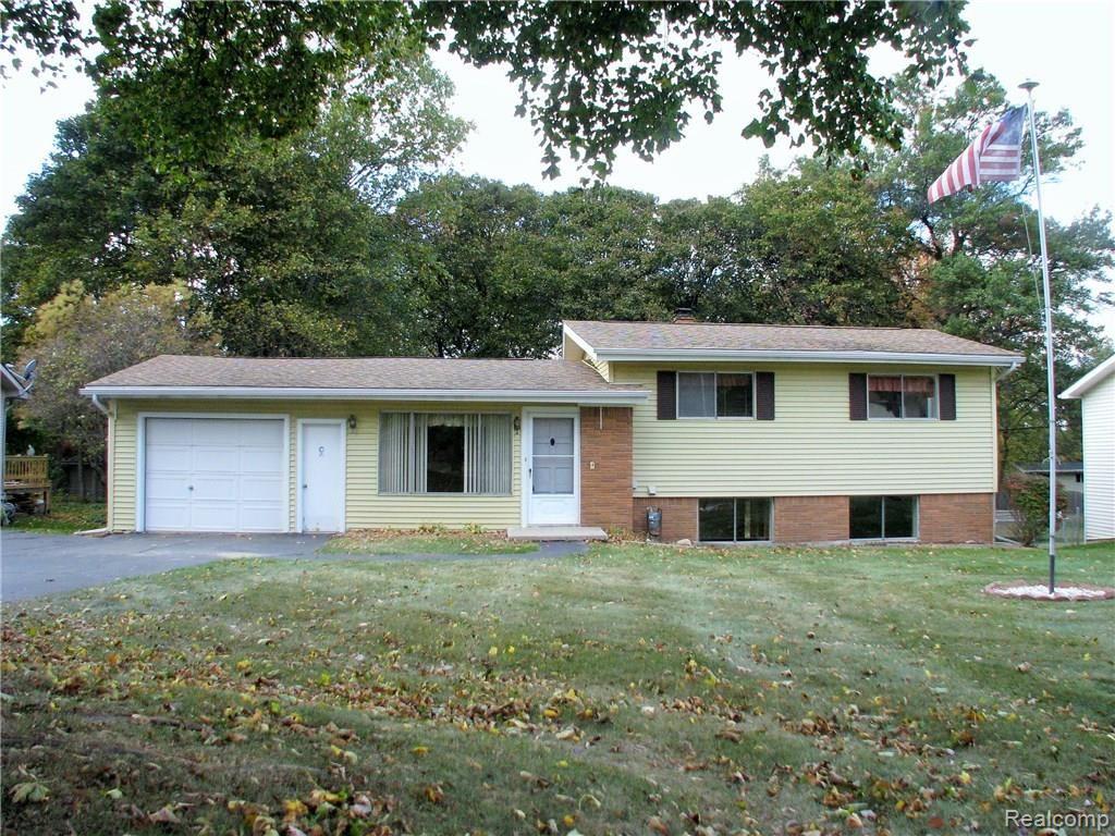 2089 Highfield Road Waterford, MI 48329 - Photo 1 of 20 IMG_9756.JPG