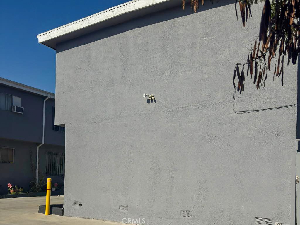 2714 Queen Street Los Angeles, CA 90039 - Photo 3 of 10