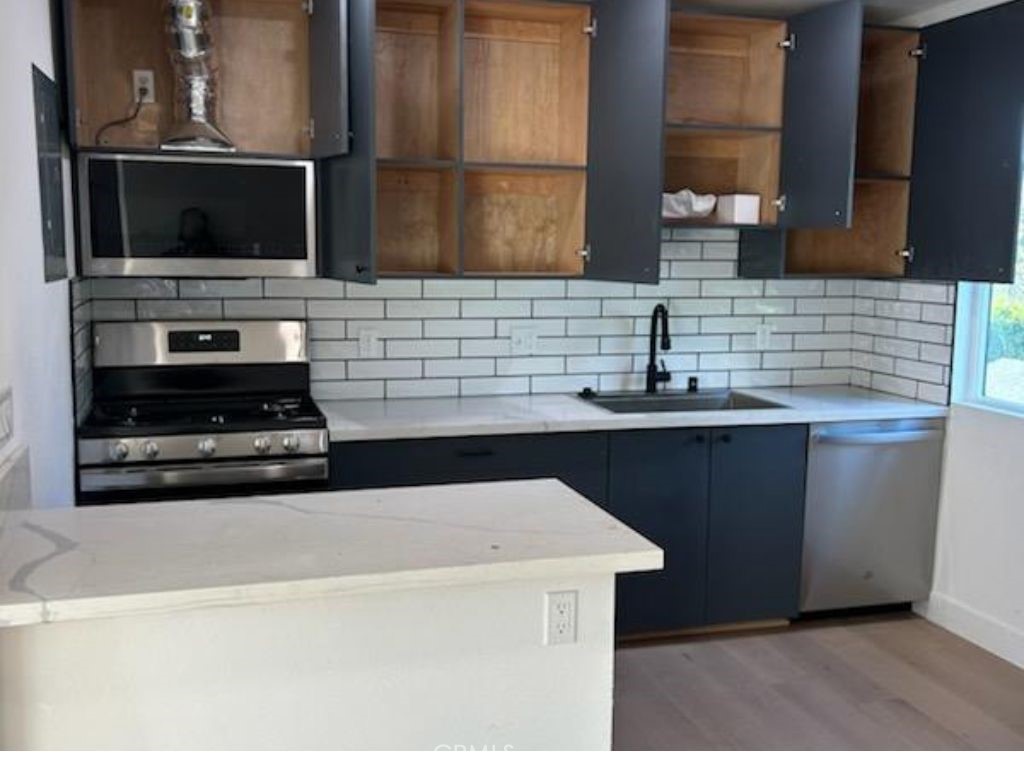 2714 Queen Street Los Angeles, CA 90039 - Photo 4 of 10