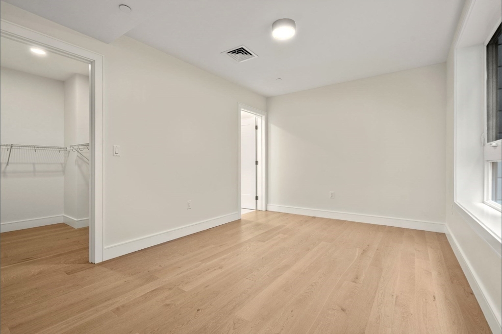 301 Border Street, Unit 402 Boston, MA 02128 - Photo 12 of 31