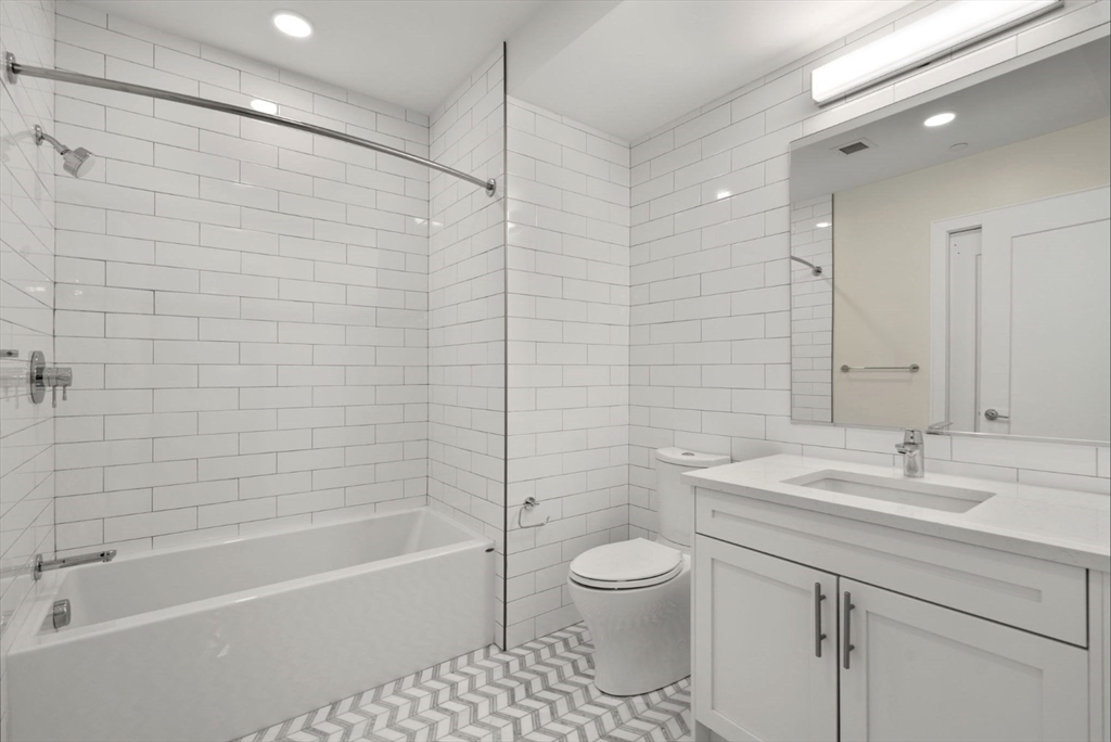 301 Border Street, Unit 402 Boston, MA 02128 - Photo 19 of 31