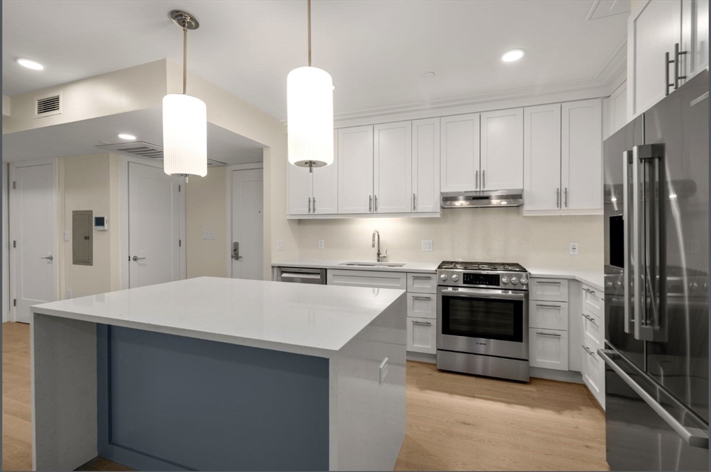 301 Border Street, Unit 402 Boston, MA 02128 - Photo 3 of 31