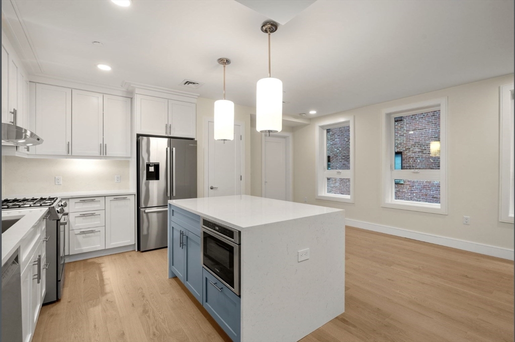 301 Border Street, Unit 402 Boston, MA 02128 - Photo 5 of 31