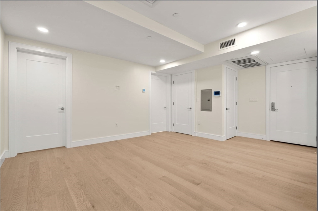 301 Border Street, Unit 402 Boston, MA 02128 - Photo 9 of 31