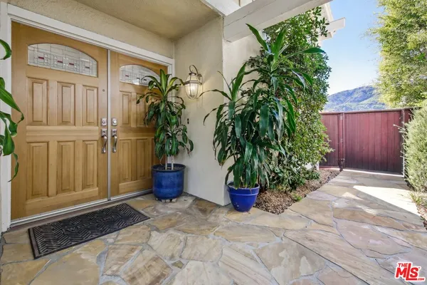 $1,850,000 | 16999 Avenida De Santa Ynez, Pacific Palisades, CA 90272