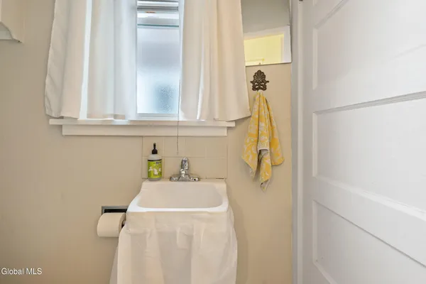 $299,900 | 115 Grove Avenue, Albany, NY 12208