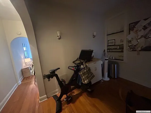 $4,200 | 161 West 10th Street, Unit 5D | West Village