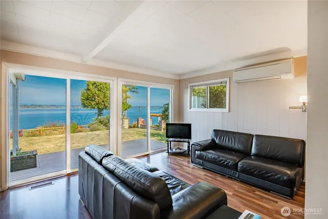 $925,000 | 6887 Holeman Avenue, Blaine, WA 98230