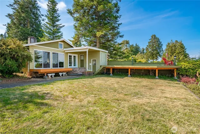 $925,000 | 6887 Holeman Avenue, Blaine, WA 98230