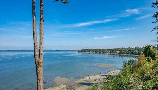 $925,000 | 6887 Holeman Avenue, Blaine, WA 98230