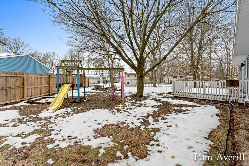 2133JensenRd03Lores