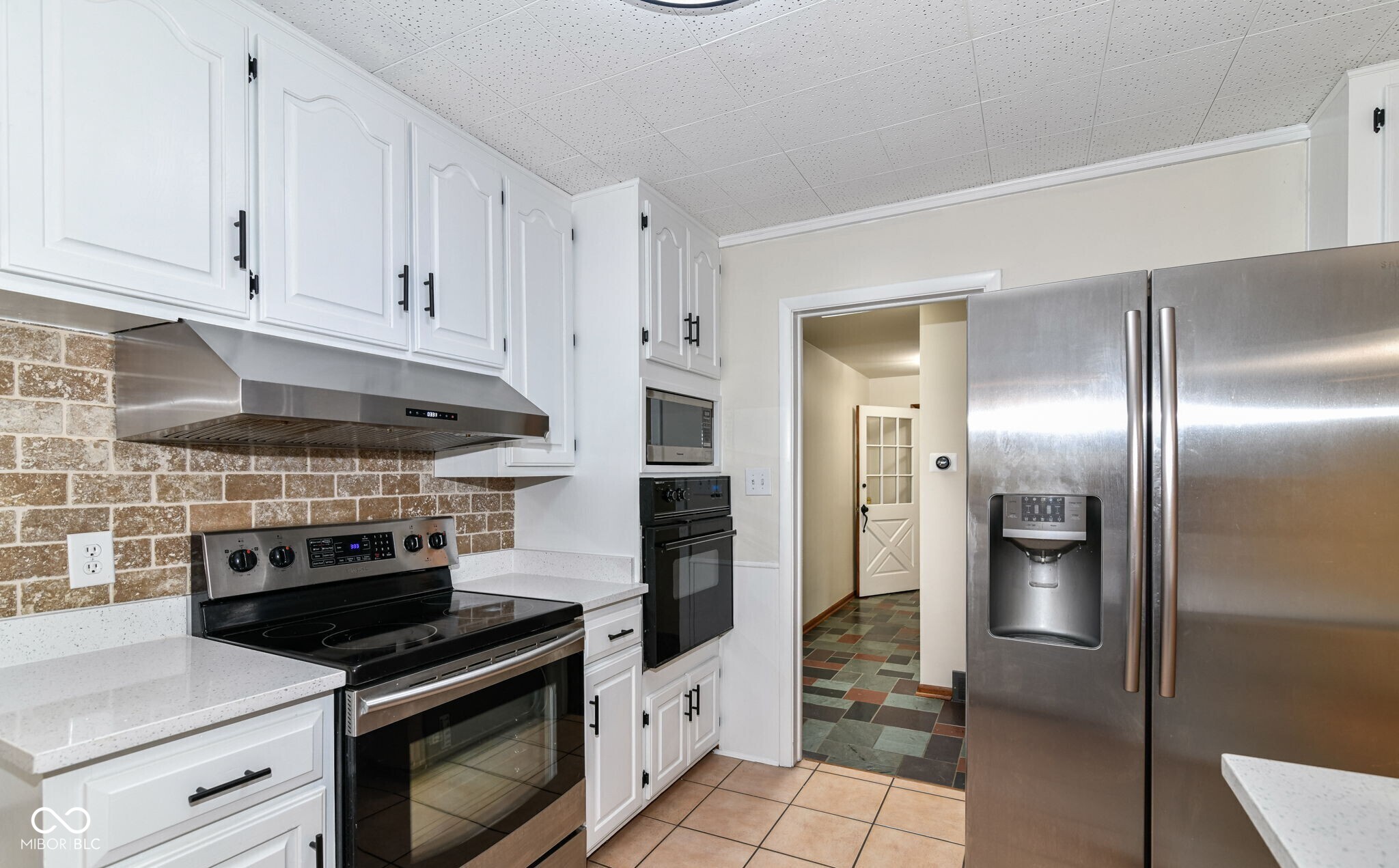 5828 Andover Road Indianapolis, IN 46220 - Photo 16 of 37