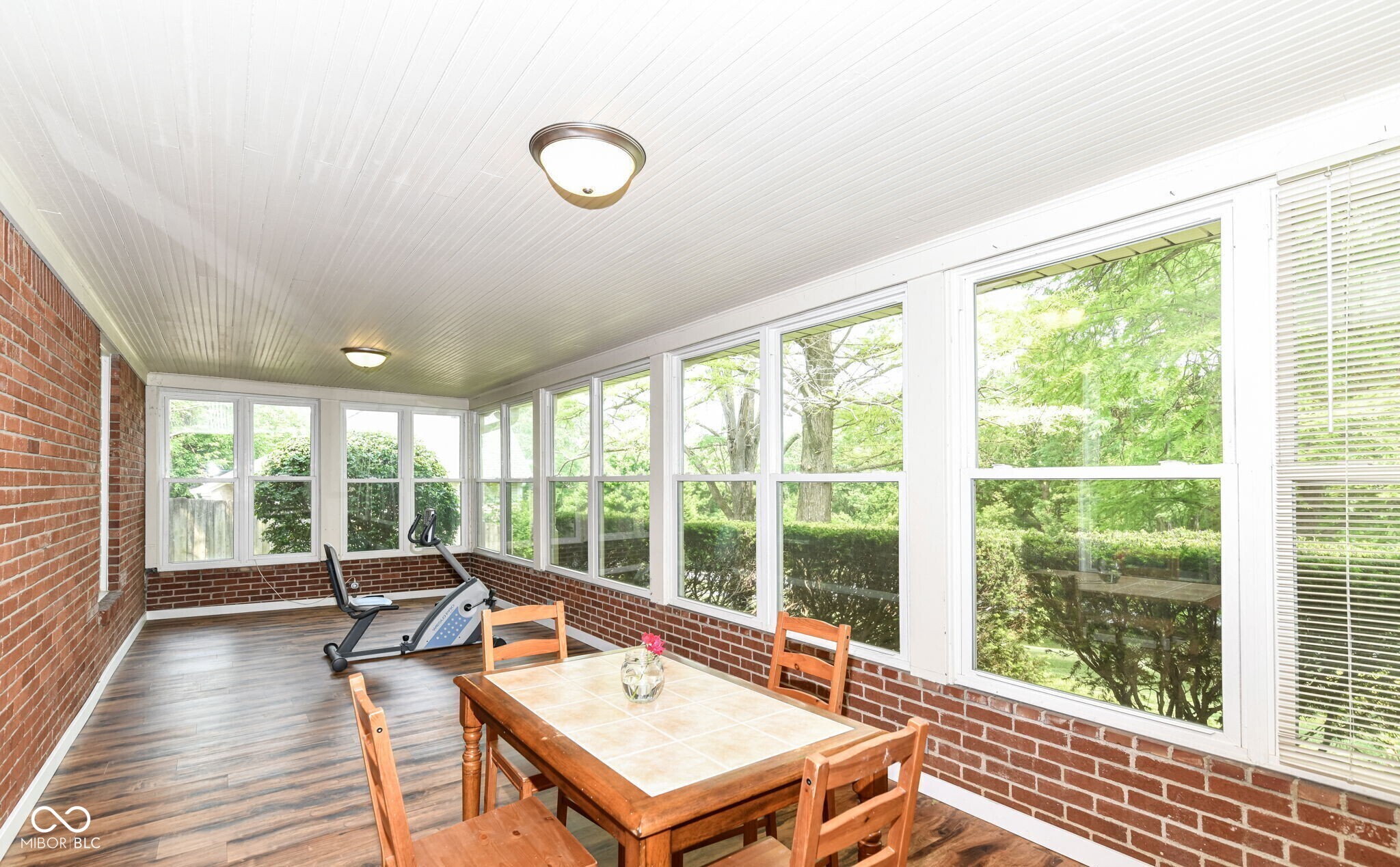 5828 Andover Road Indianapolis, IN 46220 - Photo 2 of 37