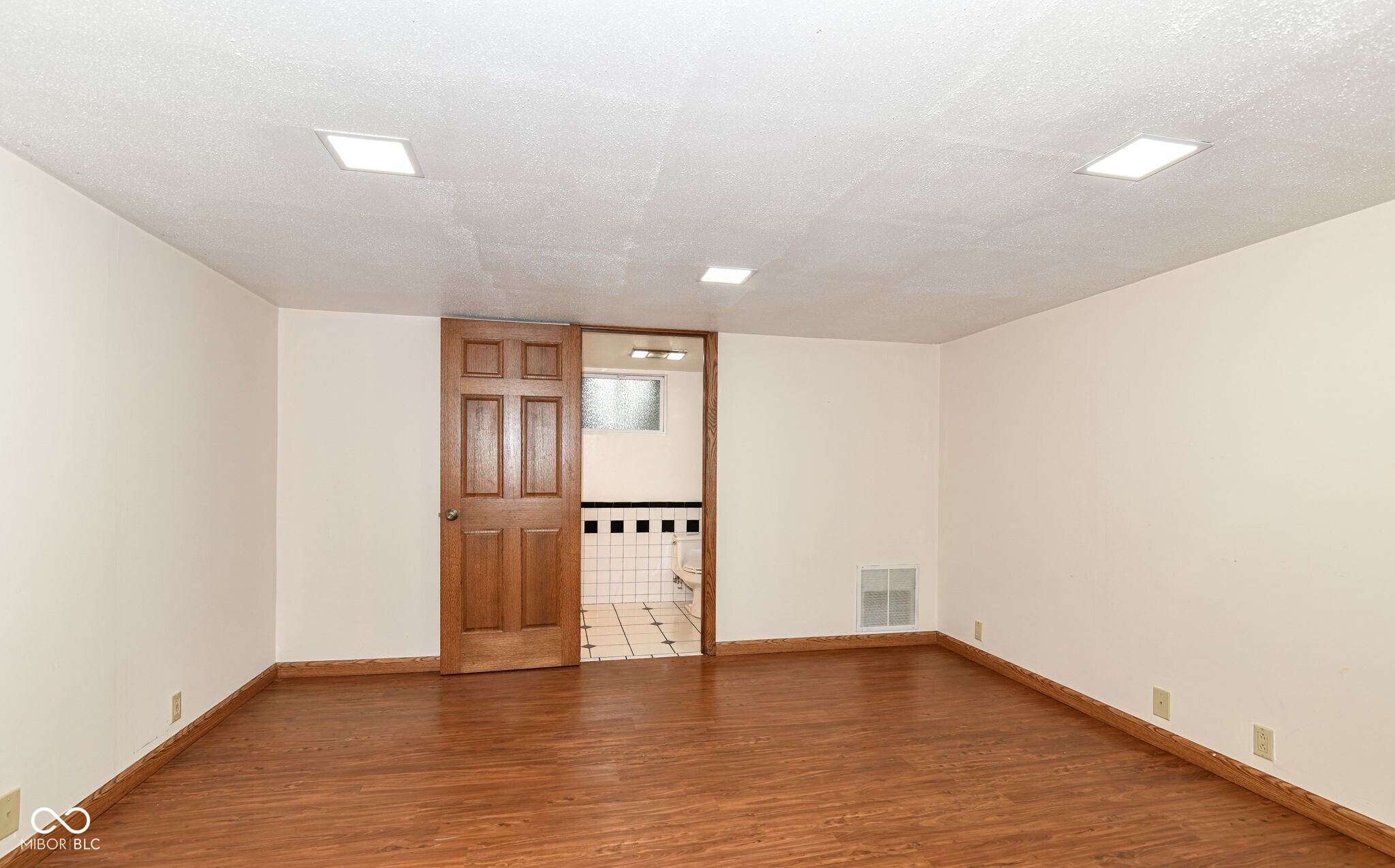 5828 Andover Road Indianapolis, IN 46220 - Photo 27 of 37