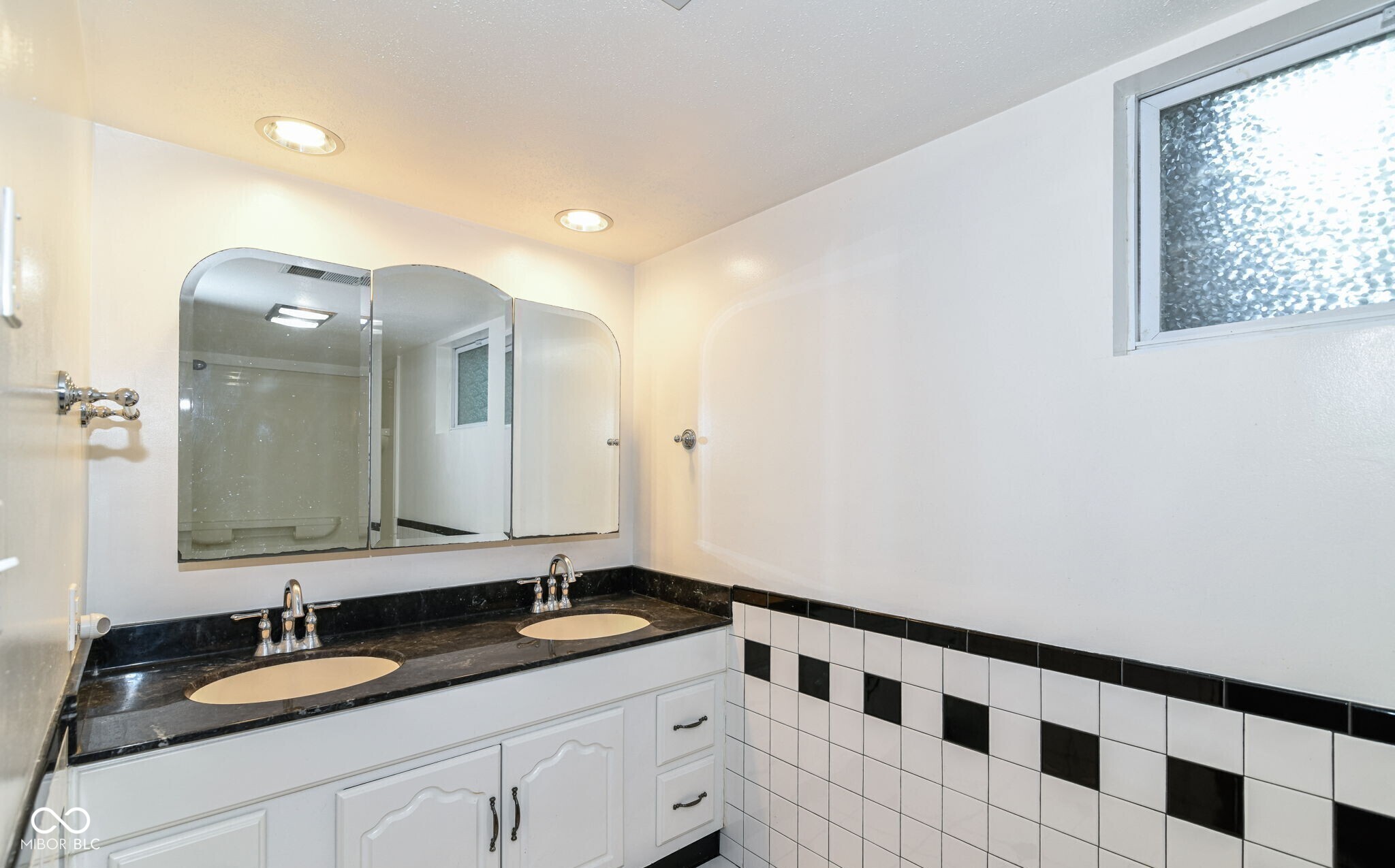 5828 Andover Road Indianapolis, IN 46220 - Photo 28 of 37