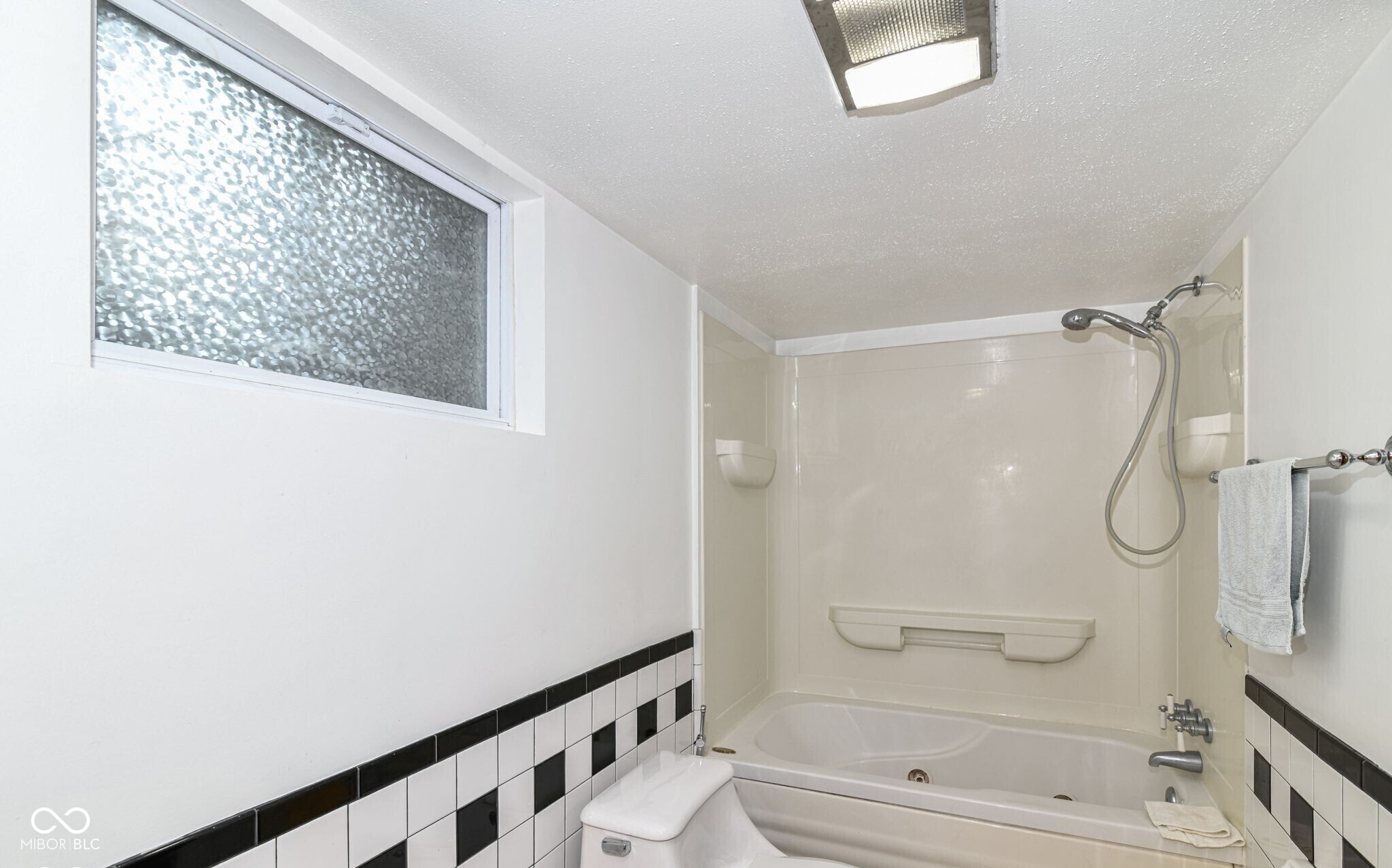 5828 Andover Road Indianapolis, IN 46220 - Photo 29 of 37